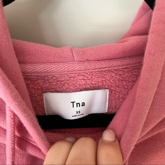 Aritzia TNA the iconic hoodie in pink size XS - Picture 2 of 6